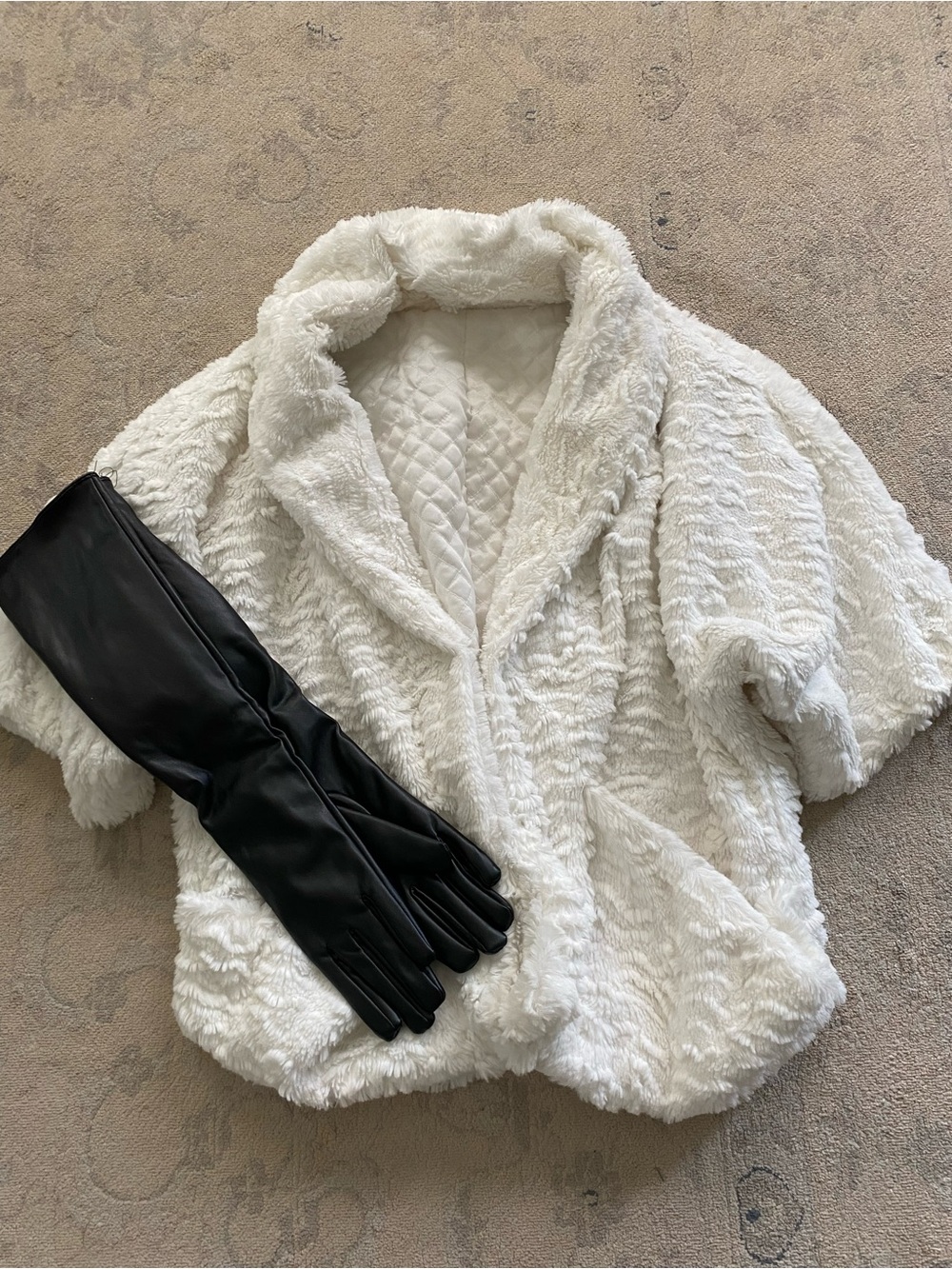 Faux Fur Cropped Half Sleeve Coat w/ Elbow Length Gloves Off White Small Medium
